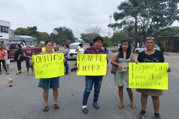 Vecinos de Ojite bloquean la carretera federal Tuxpan-Tampico en protesta por condiciones viales