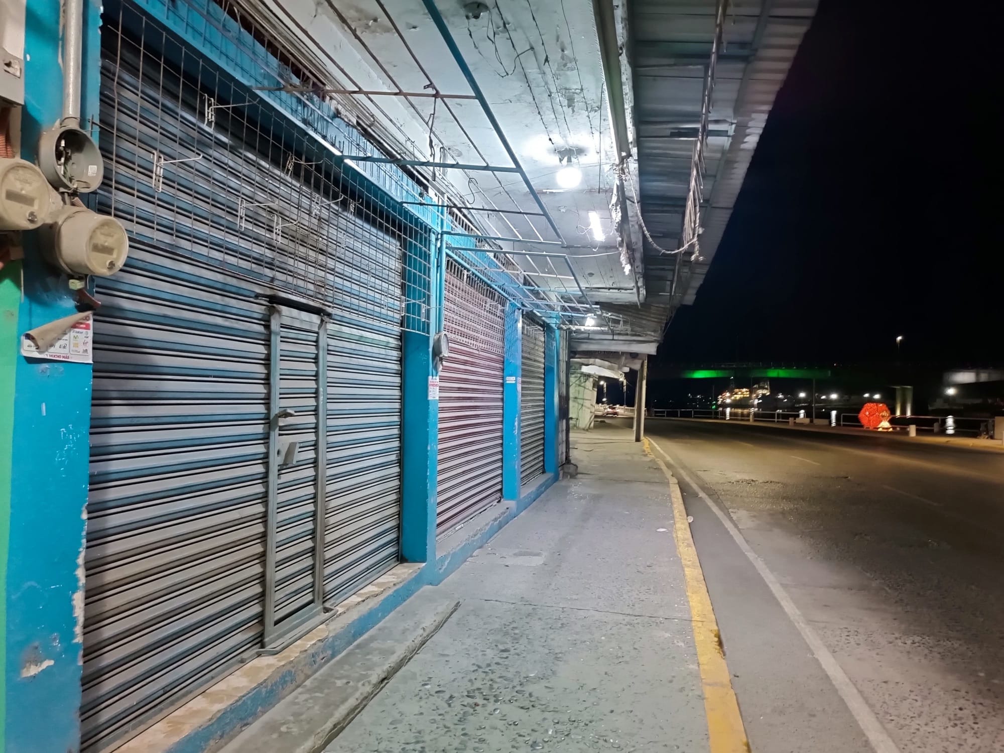 Comercios de Tuxpan cierran temprano ante situación de inseguridad.