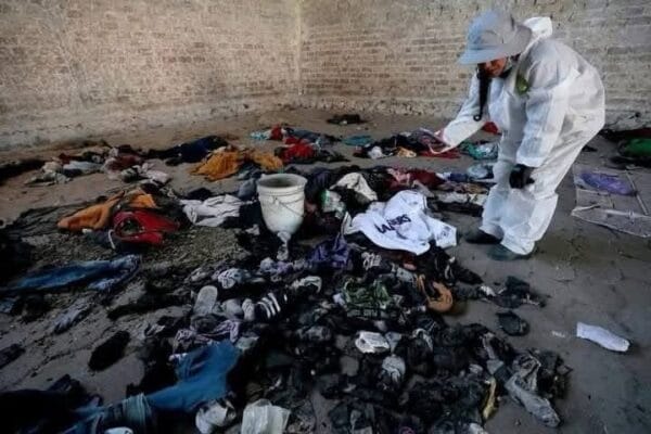 ENCUENTRAN 400 PARES DE ZAPATOS Y R3ST0S HUM∆N0S EN HORNOS CREM∆TORI0S CLANDESTINOS.