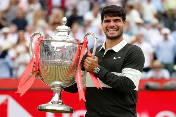 Carlos Alcaraz se declara en Queen’s listo para Wimbledon | Video