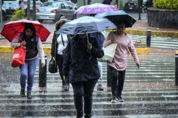 CDMX | Emiten Alerta Naranja y Amarilla por fuertes lluvias, se espera caída de granizo