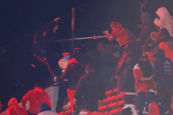 Independiente identifica y expulsará a 25 hinchas que atacaron a chilenos en Avellaneda | Video
