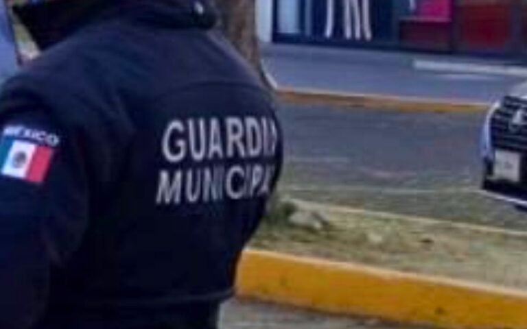 Investigan-policia-acusado-extorsion-que-huyo-de-reportera-naucalpan.jpg