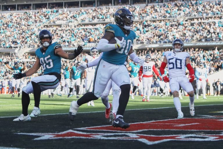 NFL-TENNESSEE-TITANS-JACKSONVILLE-JAGUARS-040126.jpg