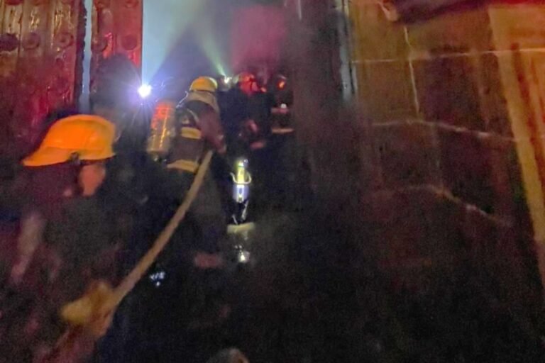 catedral-puebla-hombres-prenden-fuego-incendio-actos-vandalicos-arqudiocesis-240126-1.jpg