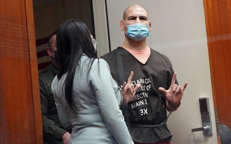 cain-velasquez-ufc-libertad-09112022.jpg