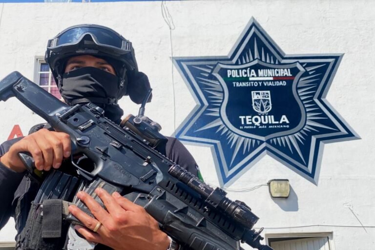 policias-tequila-mando-06022026.jpg