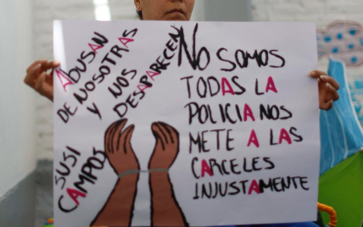 8m-carcel-calles-consignas-mujeres-carpetas-armadas-violencia-justicia-3-0602026.jpg