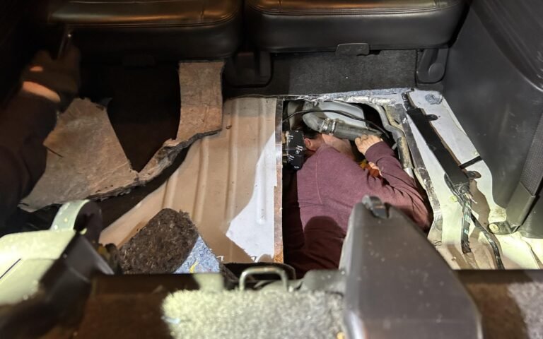 Mexicano-encontrado-con-quemaduras-escondido-auto-que-intentaba-cruzar-frontera-23032026.jpg