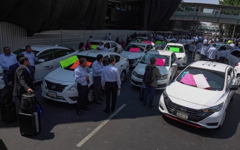 Taxistas-exigen-legalidad-AICM-realizara-operativos-Uber-demanda-circulacion-11032026.jpg