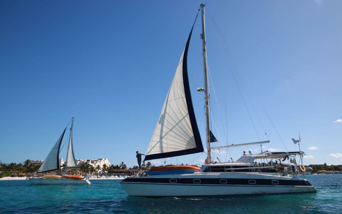 marina-busca-veleros-que-llevaban-ayuda-a-cuba.jpg