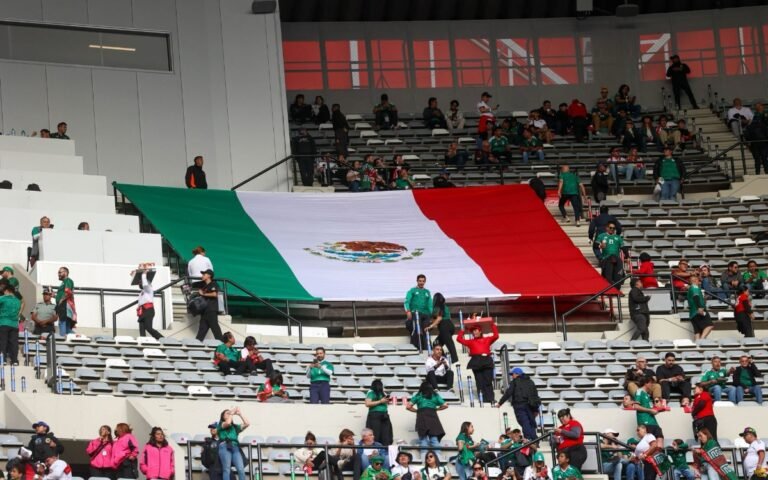 muere-aficionado-palcos-segundo-piso-estadio-azteca-ebrio-ebridad-28032026.jpg