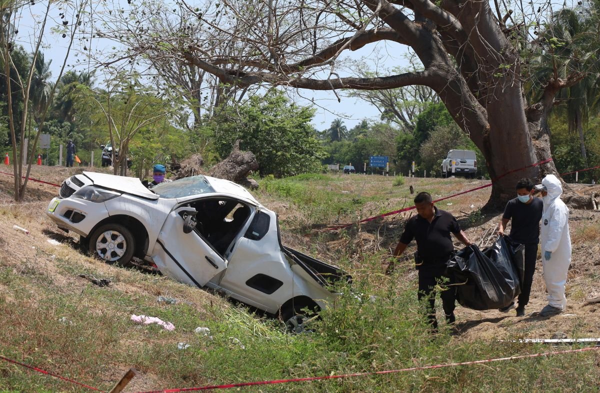 acapulco-accidente-volcadura-viaducto-diamante-030426-1.jpg