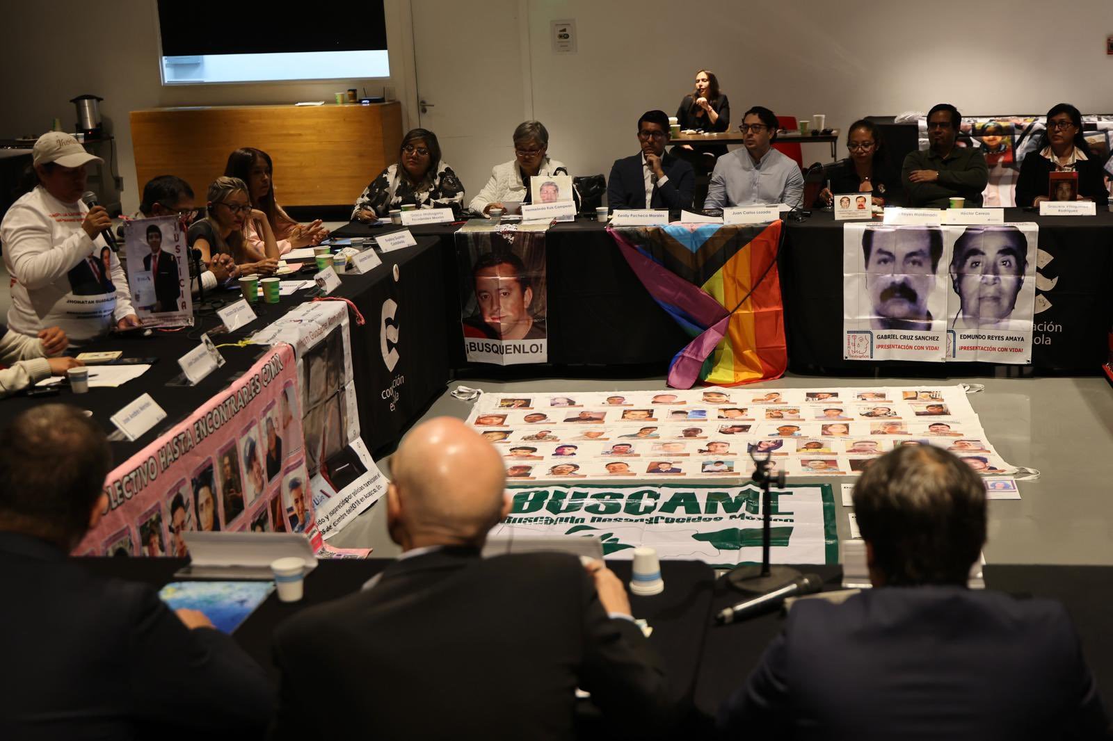 Alto Comisionado de ONU escucha a familias de desaparecidos y senadores