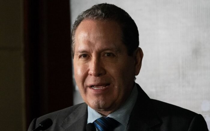 Esposa de Eruviel Ávila lo denuncia por violencia y amenazas; exgobernador responde