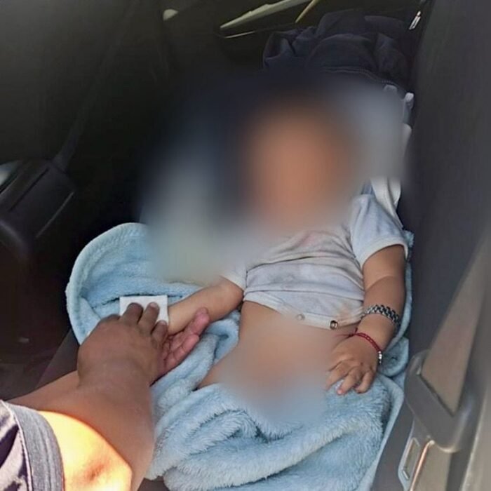 Abandonan a bebé de 6 meses en taxi de aplicación en Ecatepec