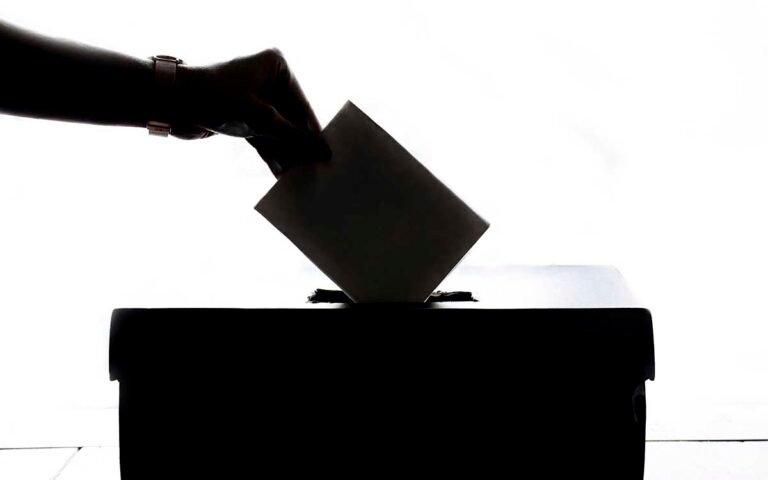 Aristegui en Vivo: ¿Anular elecciones por injerencia extranjera?; decomisan metanfetamina en Sinaloa; México-EU.UU