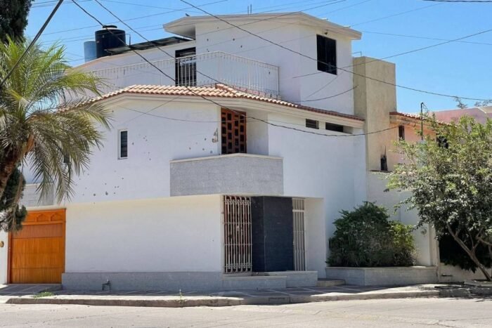 Balean casa de Rubén Rocha Moya, gobernador de Sinaloa con licencia