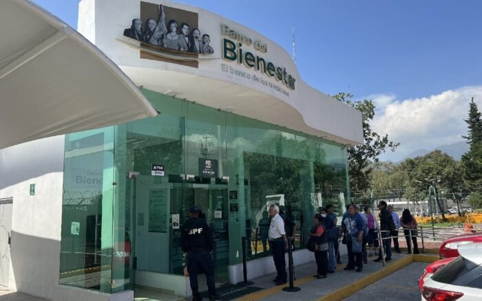 Castigan casos de corrupción interna en el SAT y el Banco del Bienestar