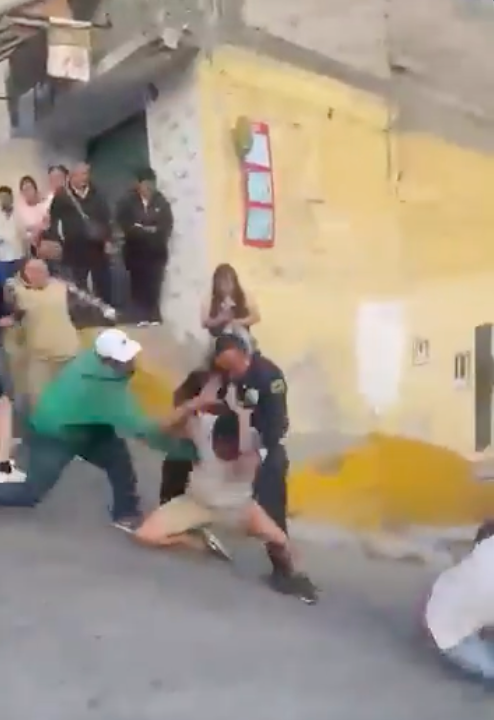 Derrapón de moto, gresca y dos detenidos en Iztapalapa | Video