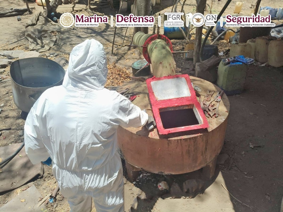 Marina destruye narcolaboratorios de ‘Los Mayos’ en Sinaloa y decomisa 2
