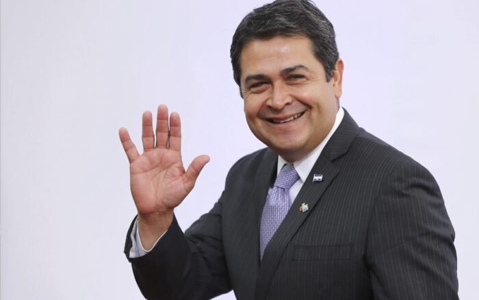 Mientras un gobierno ‘se cuadre’ a Estados Unidos, puede haber mucha ‘narcopolítica’ y ‘mafiocracia’: Buscaglia