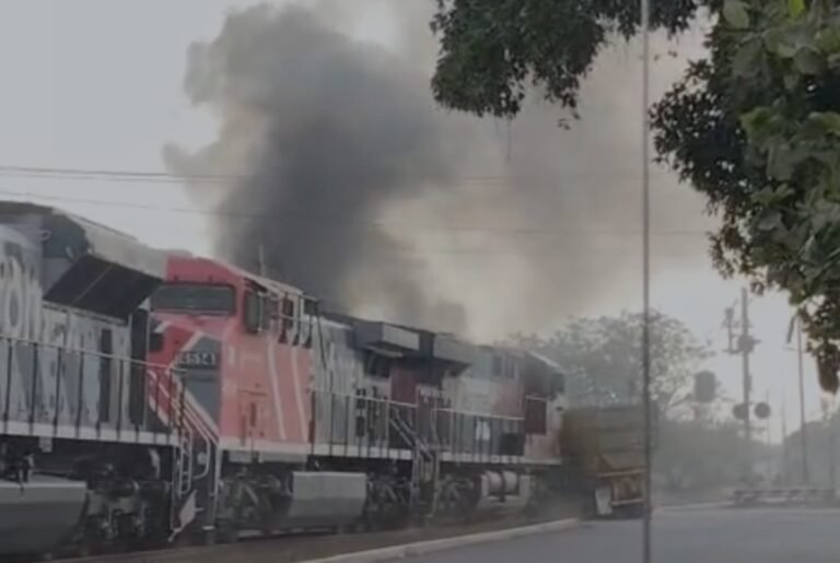 Narcobloqueos en carreteras y vías del tren dejan un muerto y 2 lesionados en Colima