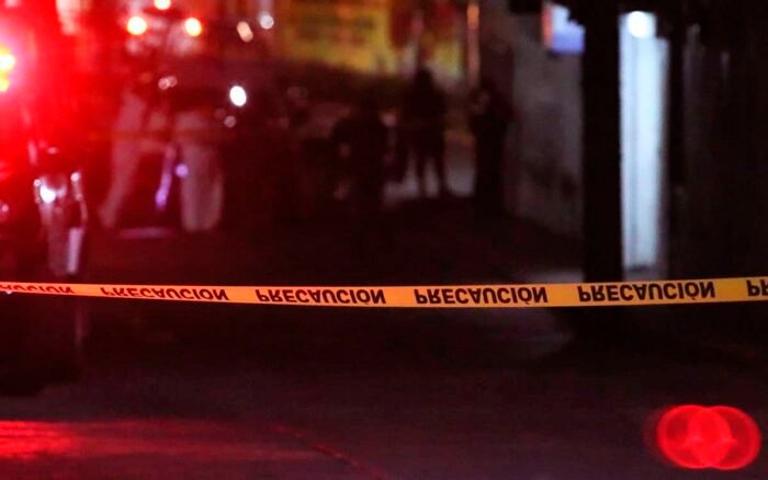 Asesinan a dos personas dentro de un vehículo en Paseo de la Reforma; investigan ataque directo