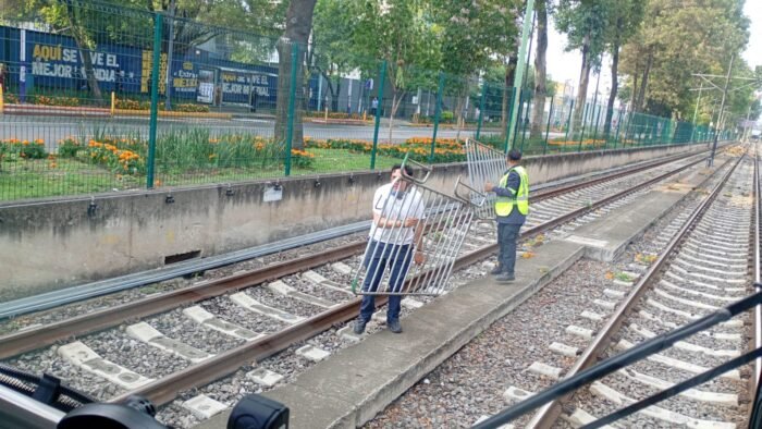 Cierran Tren Ligero tras ser vandalizado por manifestantes