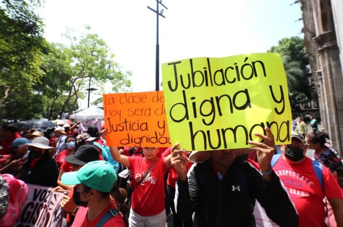 CNTE no se va, reforzará plantón en Ciudad de México