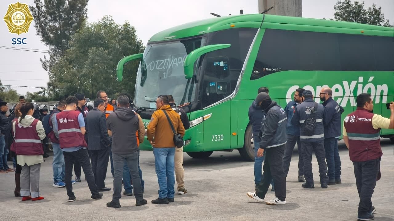 Decomisan 59 petardos a maestros y normalistas que arribaron a la CDMX para reforzar a la CNTE