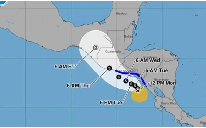 Depresión tropical Tres-E evoluciona a tormenta Cristina mientras Boris amenaza sur de México