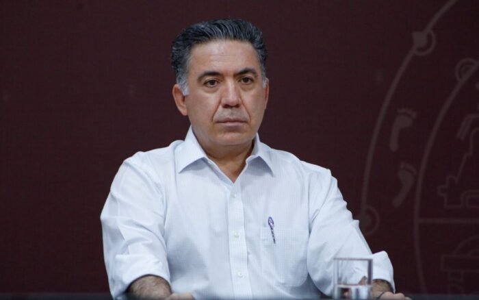 Inzunza anuncia su intención de mantenerse en el Senado hasta 2030; no sería candidato a la gubernatura