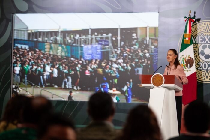 La mañanera de Sheinbaum | Alienta a la Selección Mexicana; ‘Fan Fest’ opera pese a protestas