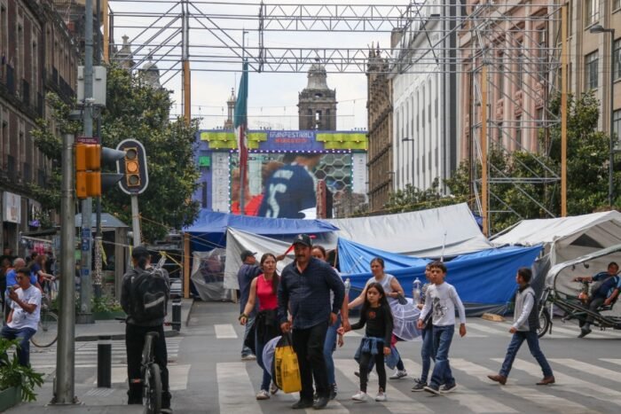 La mañanera de Sheinbaum | Cuestiona marcha de la CNTE: ¿Para qué quieren hablar con la Presidenta?’
