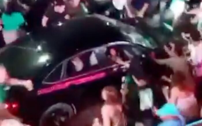 Muere conductor que arrolló a multitud en festejo mundialista en Los Cabos