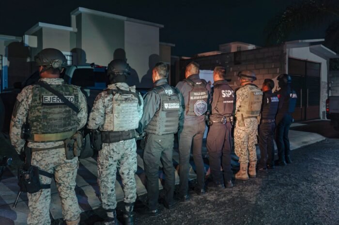 Querétaro | Capturan a 20 personas con armas, explosivo e indicios de huachicol