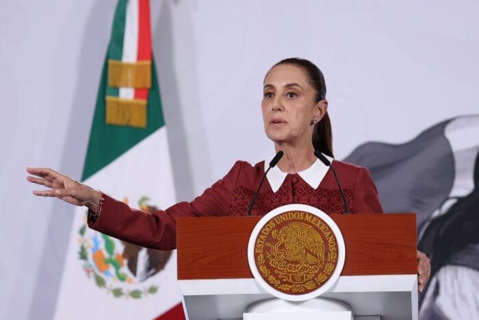 Sheinbaum propone regular algoritmos de redes sociales