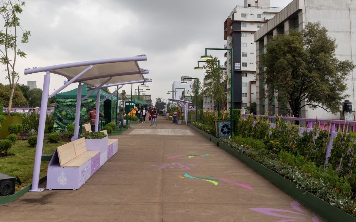 Tras inaugurarse con goteras y encharcamientos, anuncian más obras en Jardín Elevado de Tlalpan y en Metro San Antonio Abad