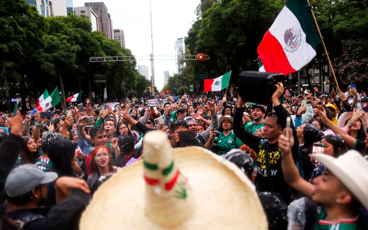 Aristegui en Vivo: Multa millonaria a Femexfut; México recupera mercado de azúcar en EE.UU