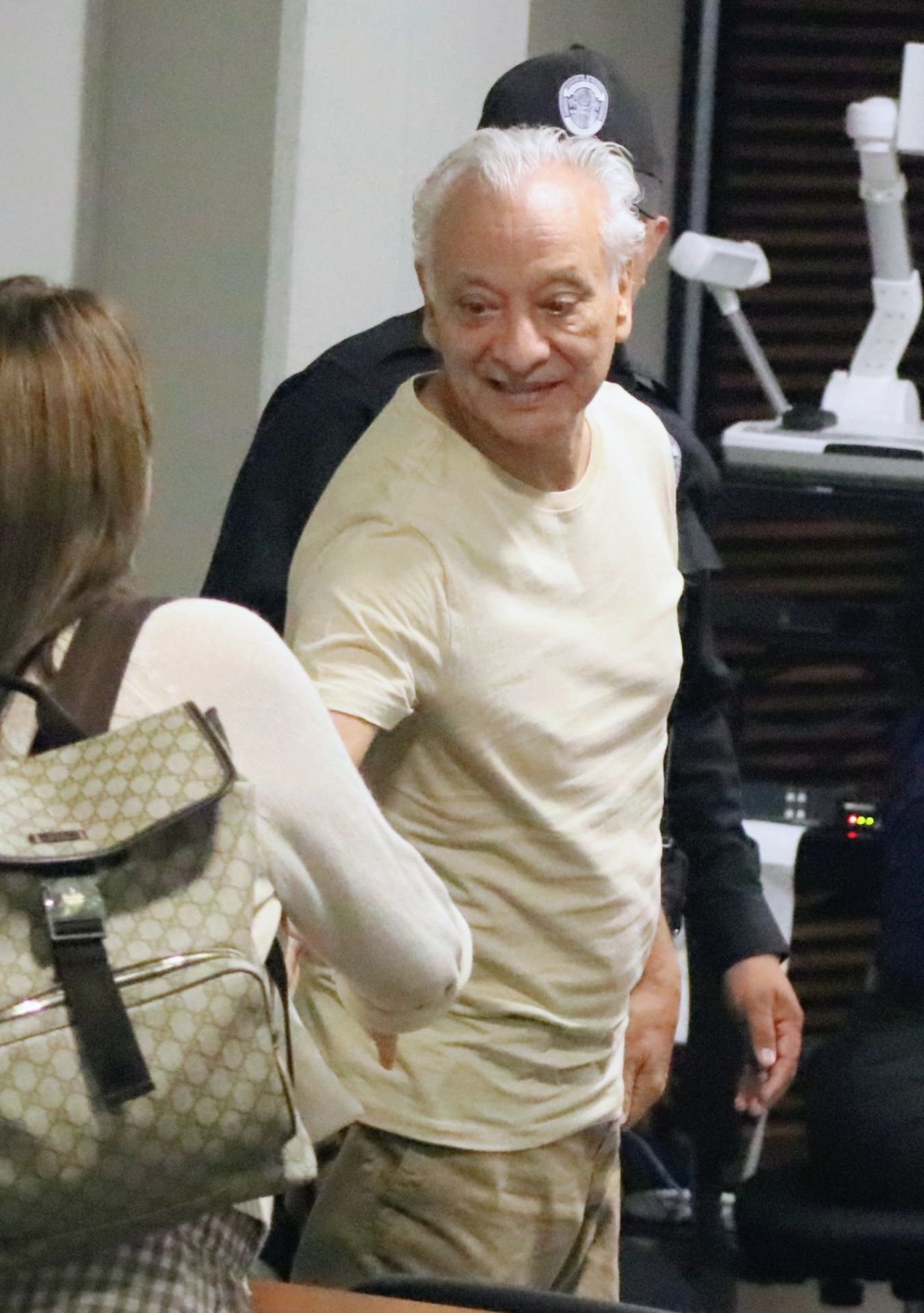 Exdirector de Pemex seguirá en libertad proceso por violencia doméstica