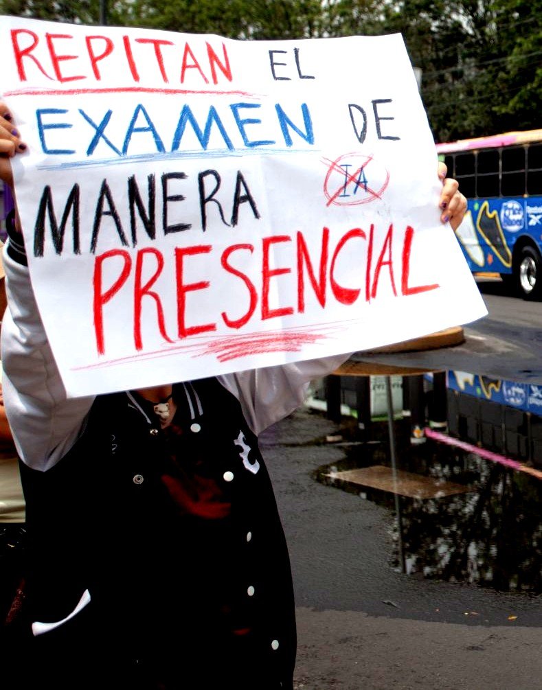 Exigen a la UNAM examen presencial; aspirantes denuncian fraude