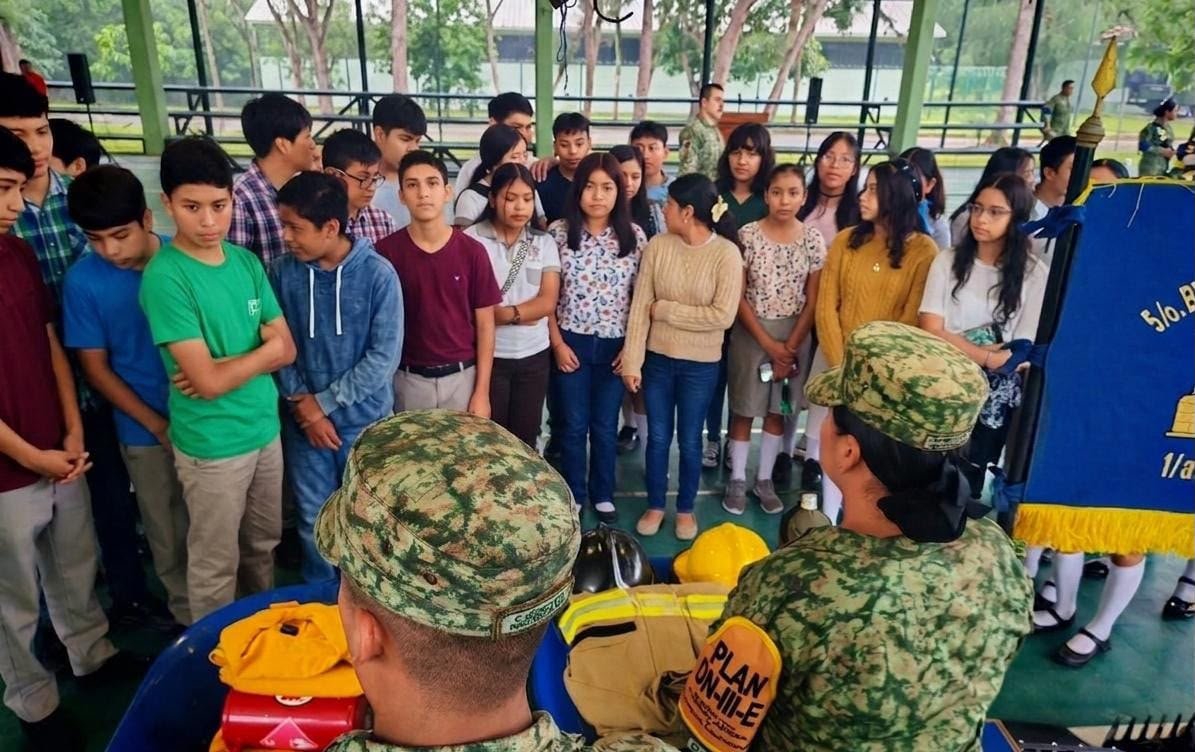5/o. Batallón de Ingenieros de Combate realiza conferencia sobre violencia digital y exposición militar en Cerro Azul – Foto 2