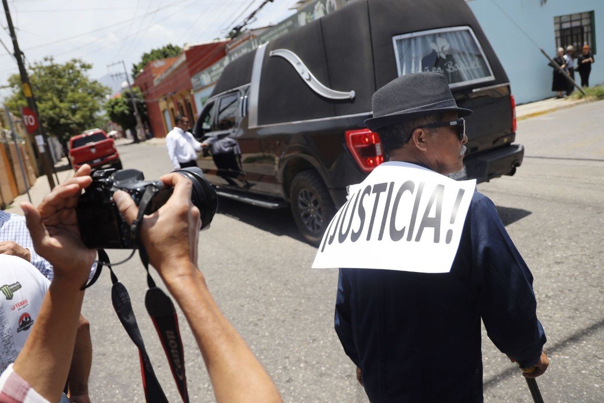 ‘¡Justicia, justicia …!’ Dan el último adiós al periodista Alejandro Leyva asesinado en Oaxaca