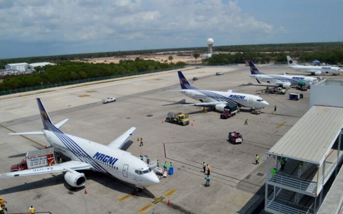 Revoca SICT certificado aéreo a Magnicharters