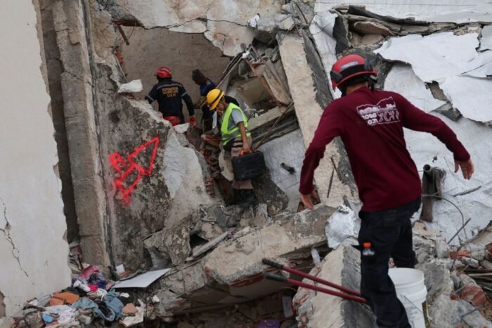 Se eleva a 2,595 los muertos y a 12,400 los heridos por el doble terremoto de Venezuela