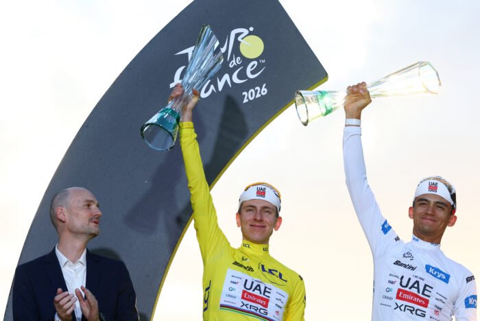 Sheinbaum felicita a Isaac del Toro por su ‘histórico’ tercer lugar en el Tour de Francia