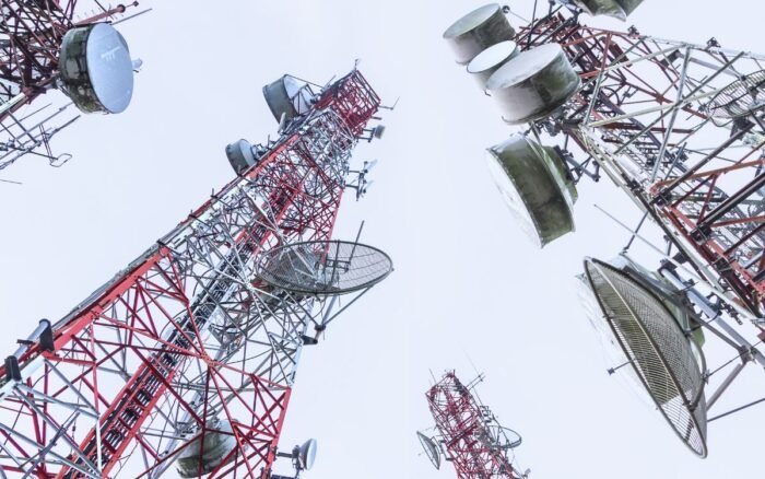 Sheinbaum rechaza censura por regulación de telecomunicaciones