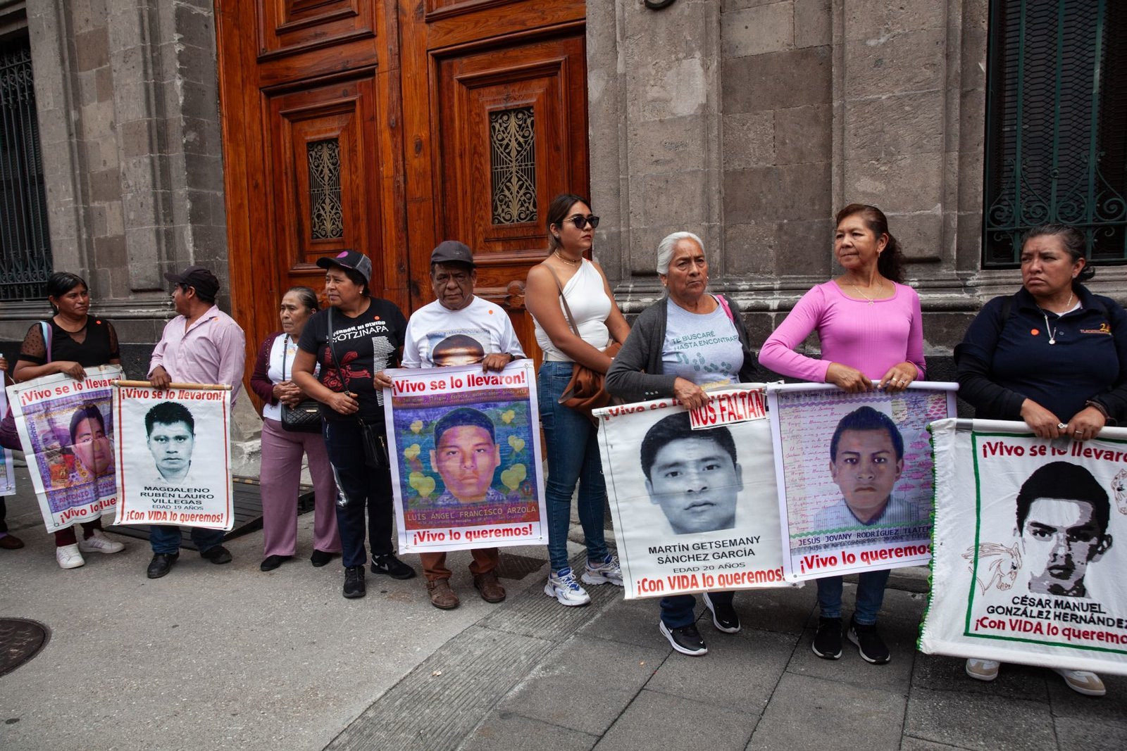 Suprema Corte atrae amparos que ordenaron crear ‘Comisión de la Verdad’ para Caso Ayotzinapa; Centro ProDH advierte que fallo viola derechos de víctimas