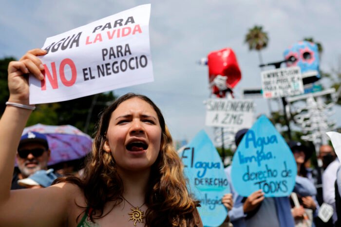 Agua KK Fest: Denuncian agua contaminada con heces y metales en Guadalajara